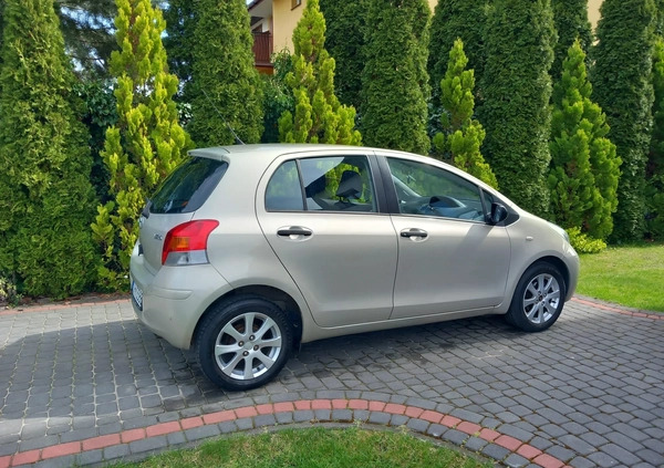 Toyota Yaris cena 18500 przebieg: 156000, rok produkcji 2009 z Kozienice małe 79